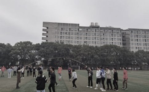 一年級(jí)語(yǔ)文上冊(cè)《操場(chǎng)上》教學(xué)反思范文(精選3篇)