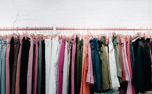 2024服裝店喜慶對聯(lián)