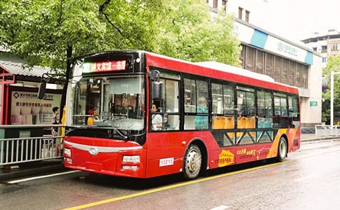 這一站的公交車(chē)高二敘事作文