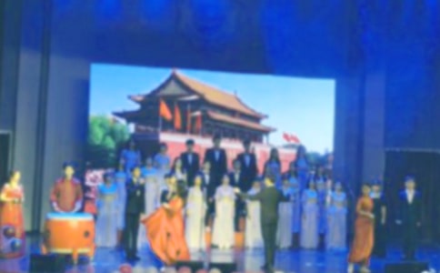 “讓青春燃燒”大合唱比賽主持詞范文