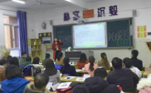 С�W(xu��)���L(zh��ng)��(hu��)��(sh��)�W(xu��)�̎��İl(f��)�Ը巶�ģ����x3ƪ��