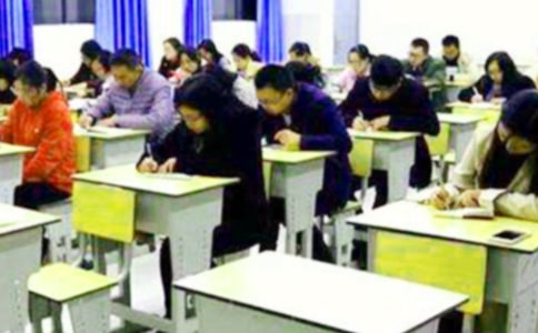 �����á����п�ԇ����300���\��10ƪ