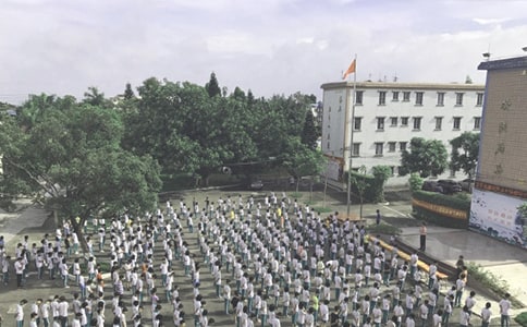 С�W(xu��)У�L(zh��ng)ɢ�W(xu��)��Y�l(f��)�Ը�