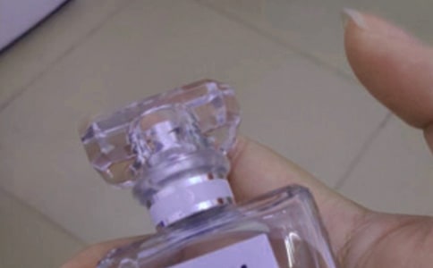 胡亂兌出的香水